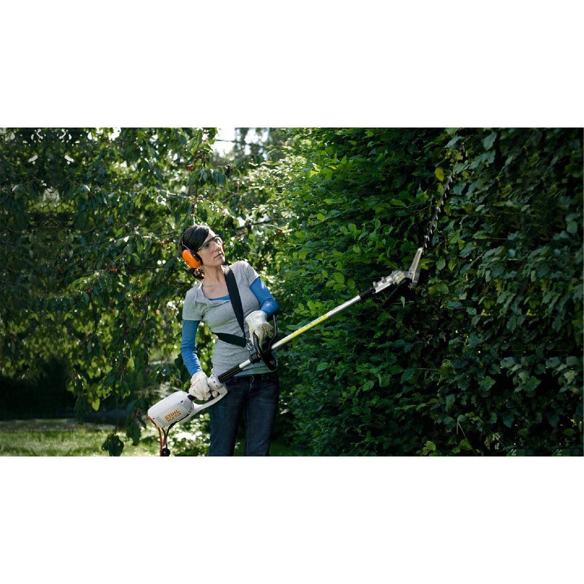 Stihl HLE 71 hedge trimmer