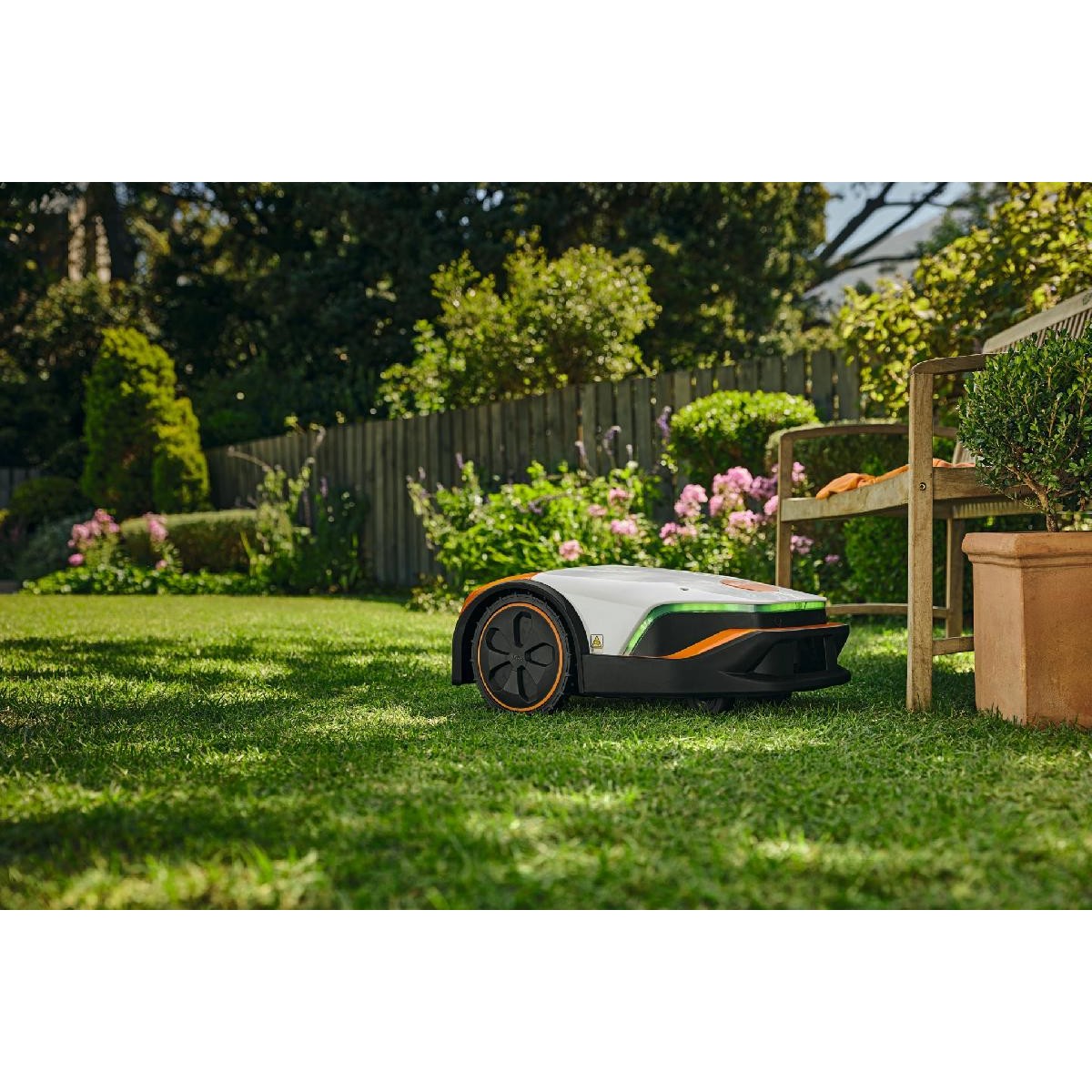 Stihl iMOW 7.0 robotic lawnmower