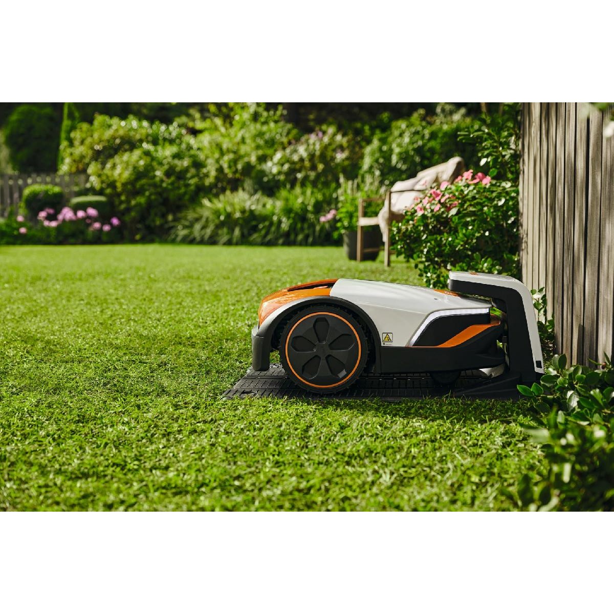 Stihl iMOW 7.0 robotic lawnmower