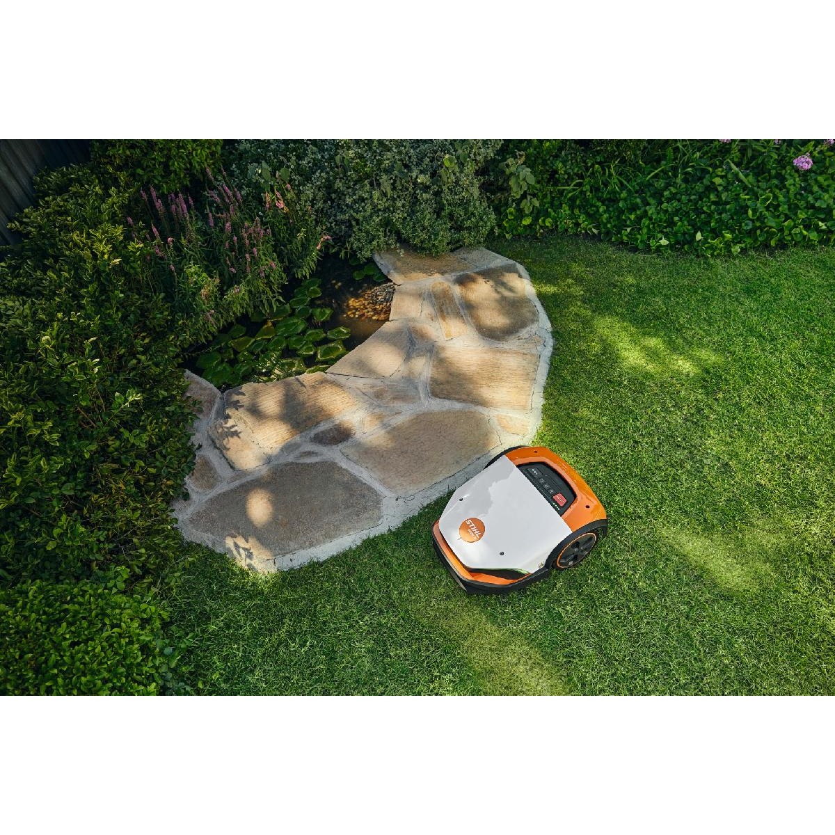 Stihl iMOW 7.0 robotic lawnmower
