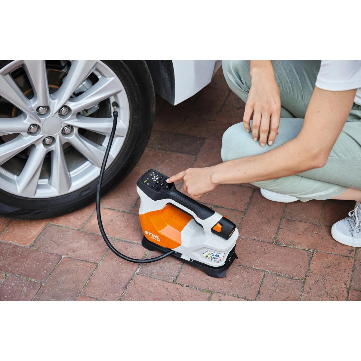 Stihl KOA 20.0 SET Cordless Air Inflator