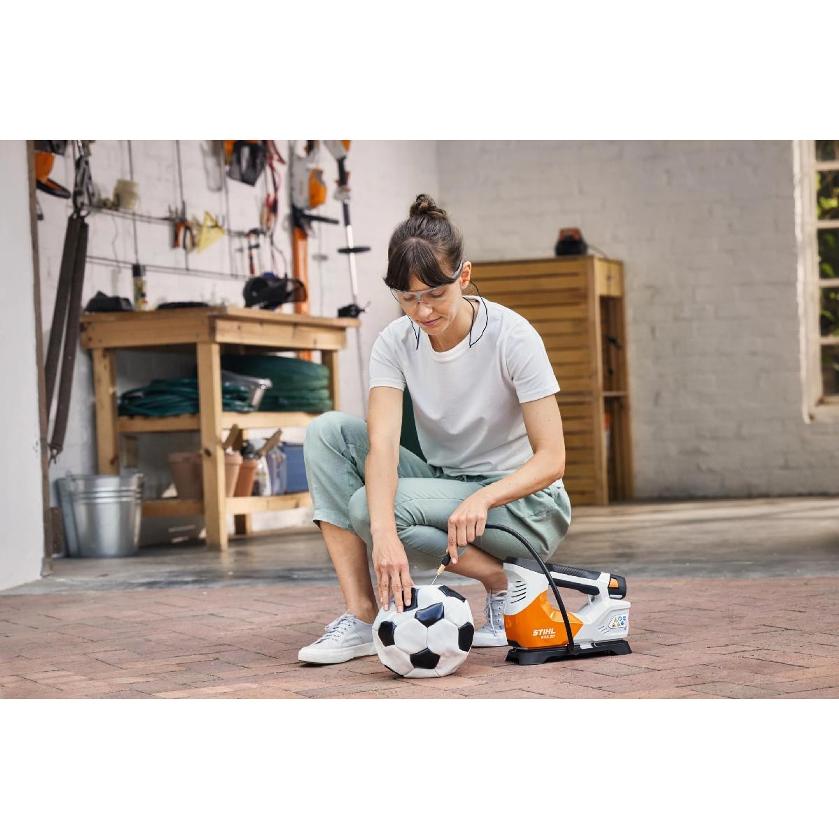 Stihl KOA 20.0 SET Cordless Air Inflator
