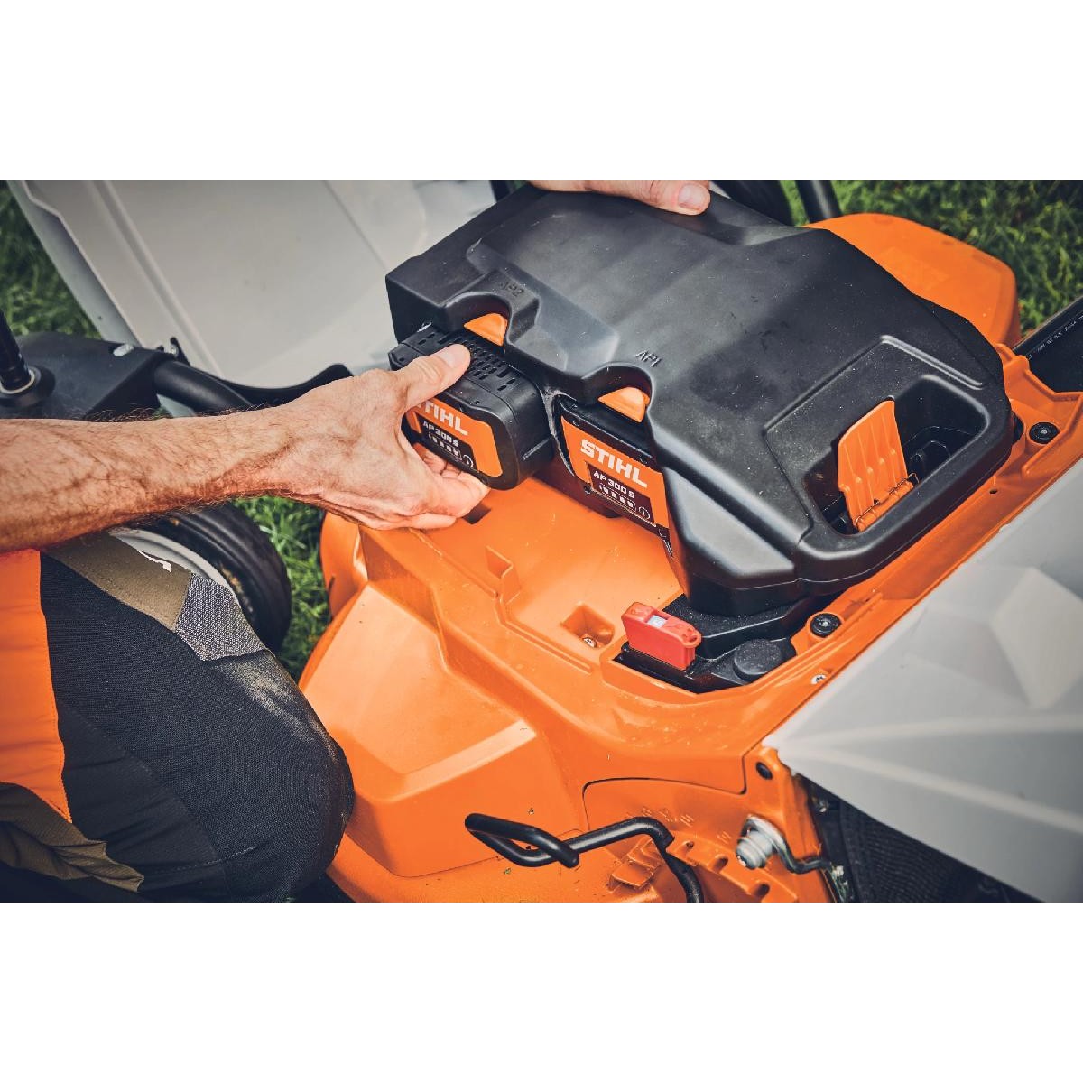 Stihl Επαν/νη μηχανή γκαζόν RMA 765.0 V