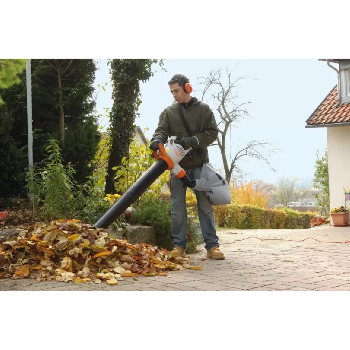 Stihl Electric blower - vacuum cleaner SHE 81