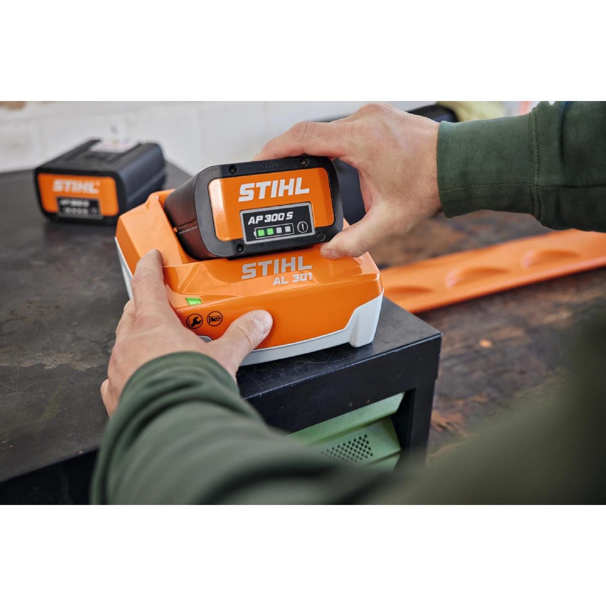 Stihl Ταχυφορτιστής AL 301